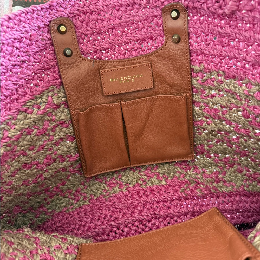 Balenciaga Raffia Panier Two-Toned Tote in Pink/Natural - Picture 4 of 9